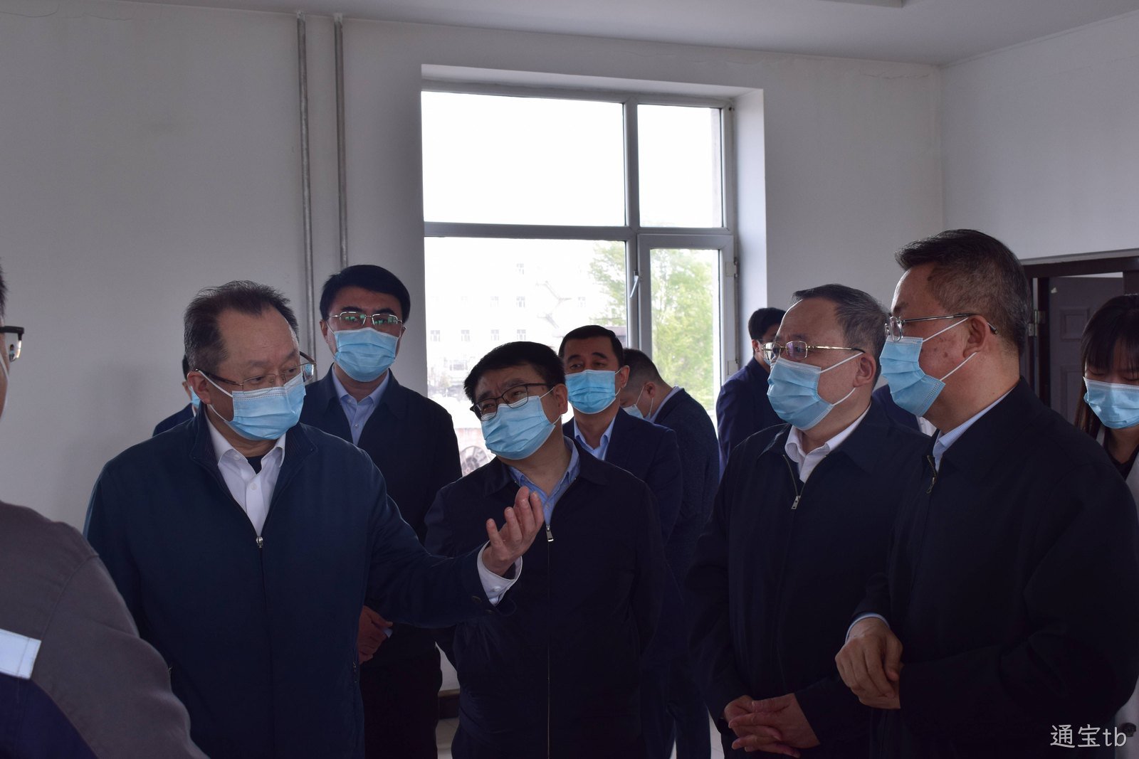 5月17日省领导莅临我司调研指导(图1) 5月17日省领导莅临我司调研指导(图1)