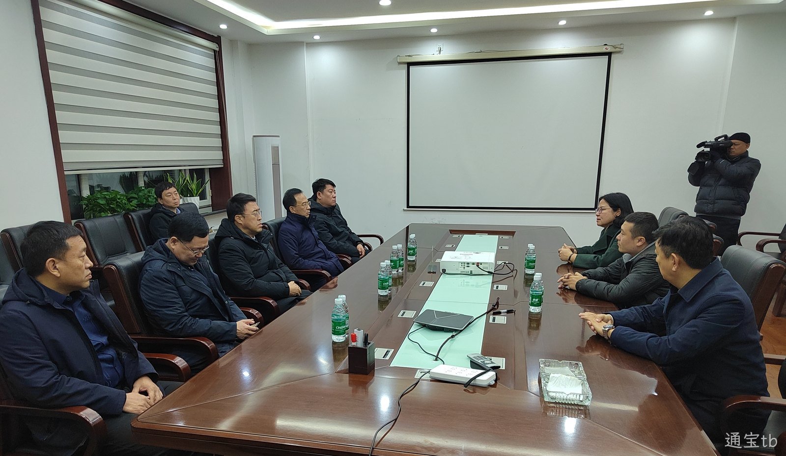 七台河市市委副书记、市长李兵莅临通宝tb调研(图1) 七台河市市委副书记、市长李兵莅临通宝tb调研(图1)